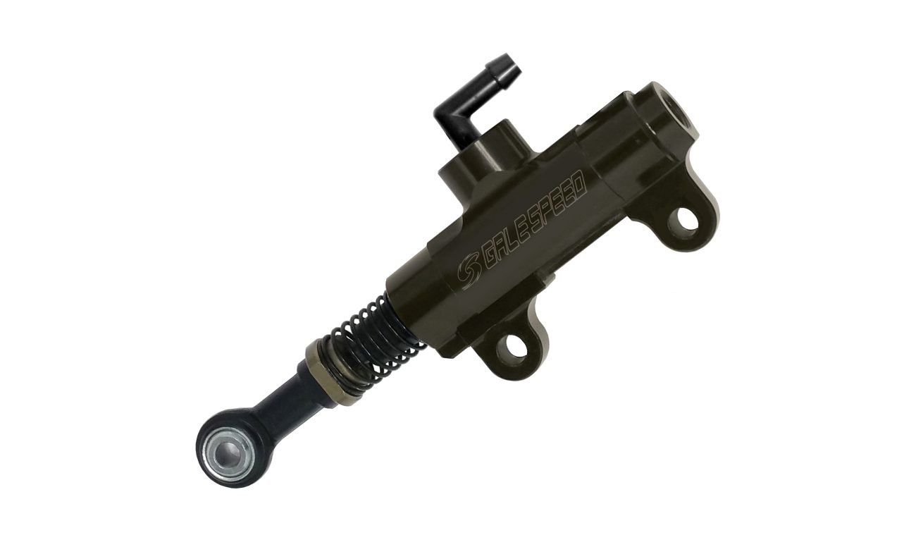 Rear master cylinder
