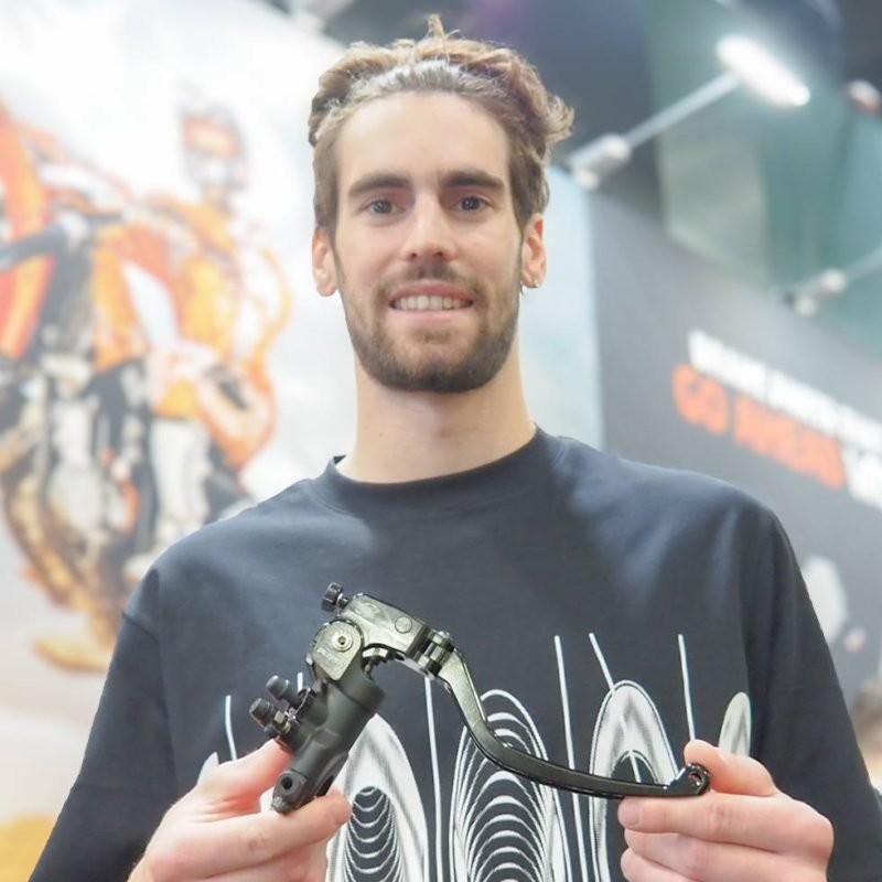 VRD (All Black) brake master cylinder - with variable lever ratio.