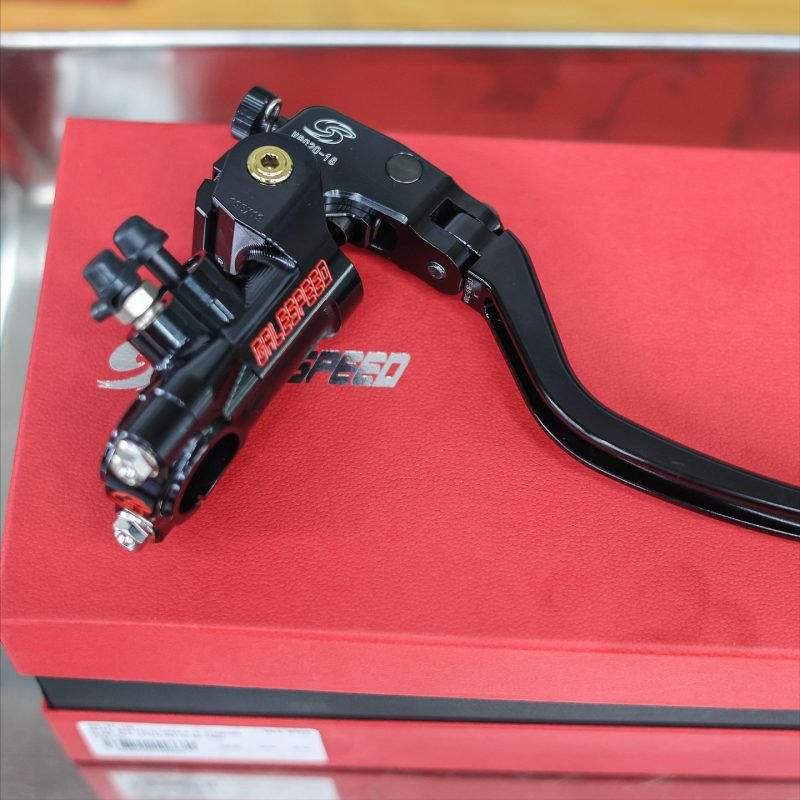 VRE "Elaborate" master cylinder - with variable lever ratio.