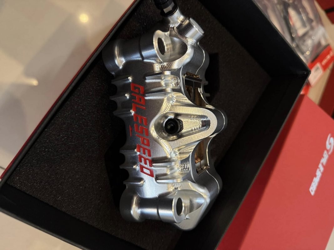 (100mm) front 4-piston brake calliper